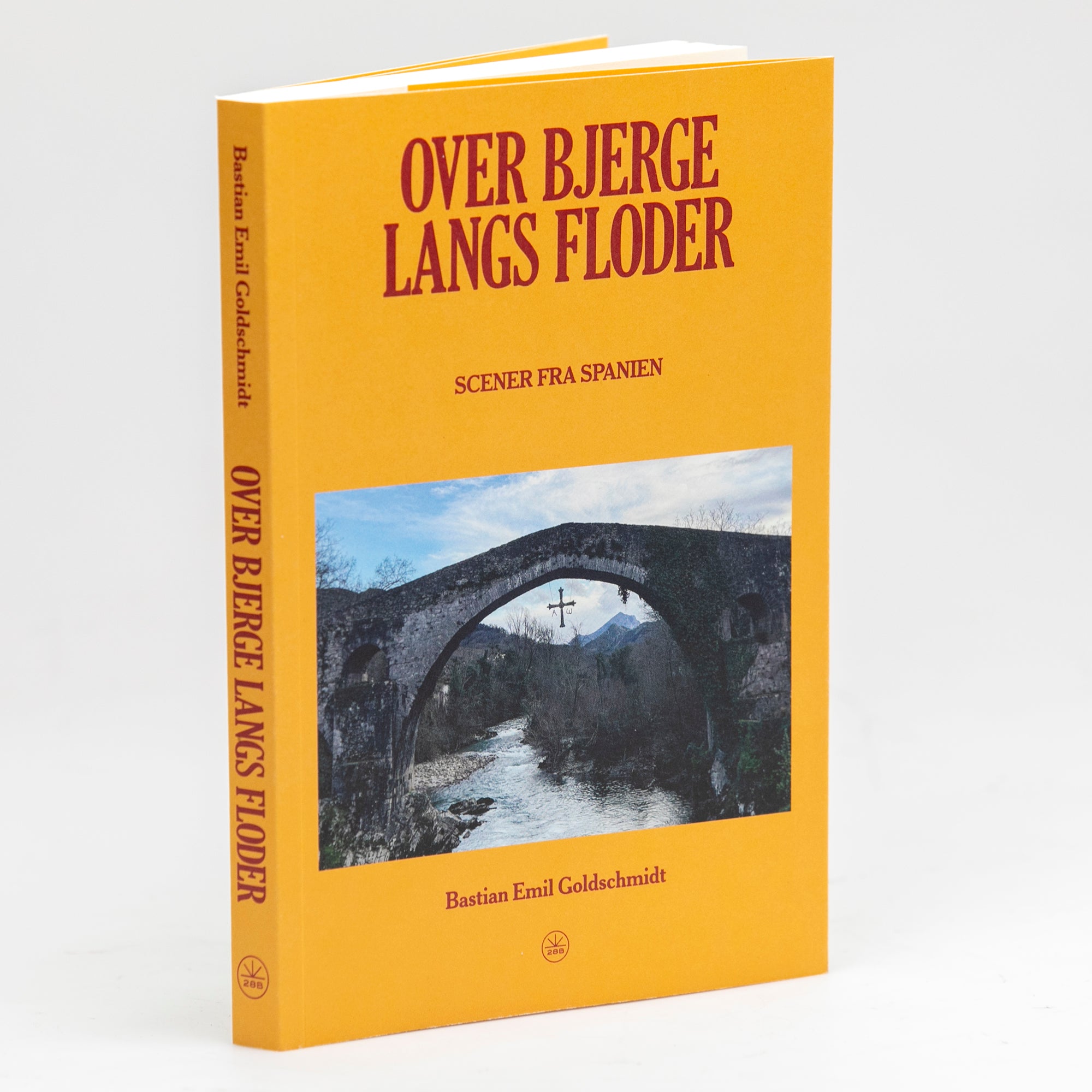 Over bjerge langs floder